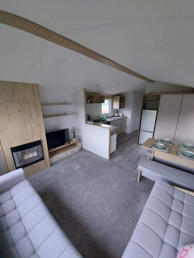 Woofles Luxury Caravan At Knaresborough Lido Apartment Exterior photo