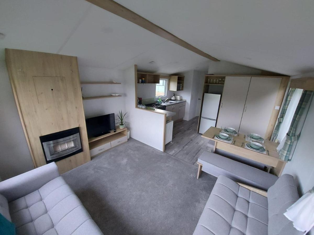 Woofles Luxury Caravan At Knaresborough Lido Apartment Exterior photo